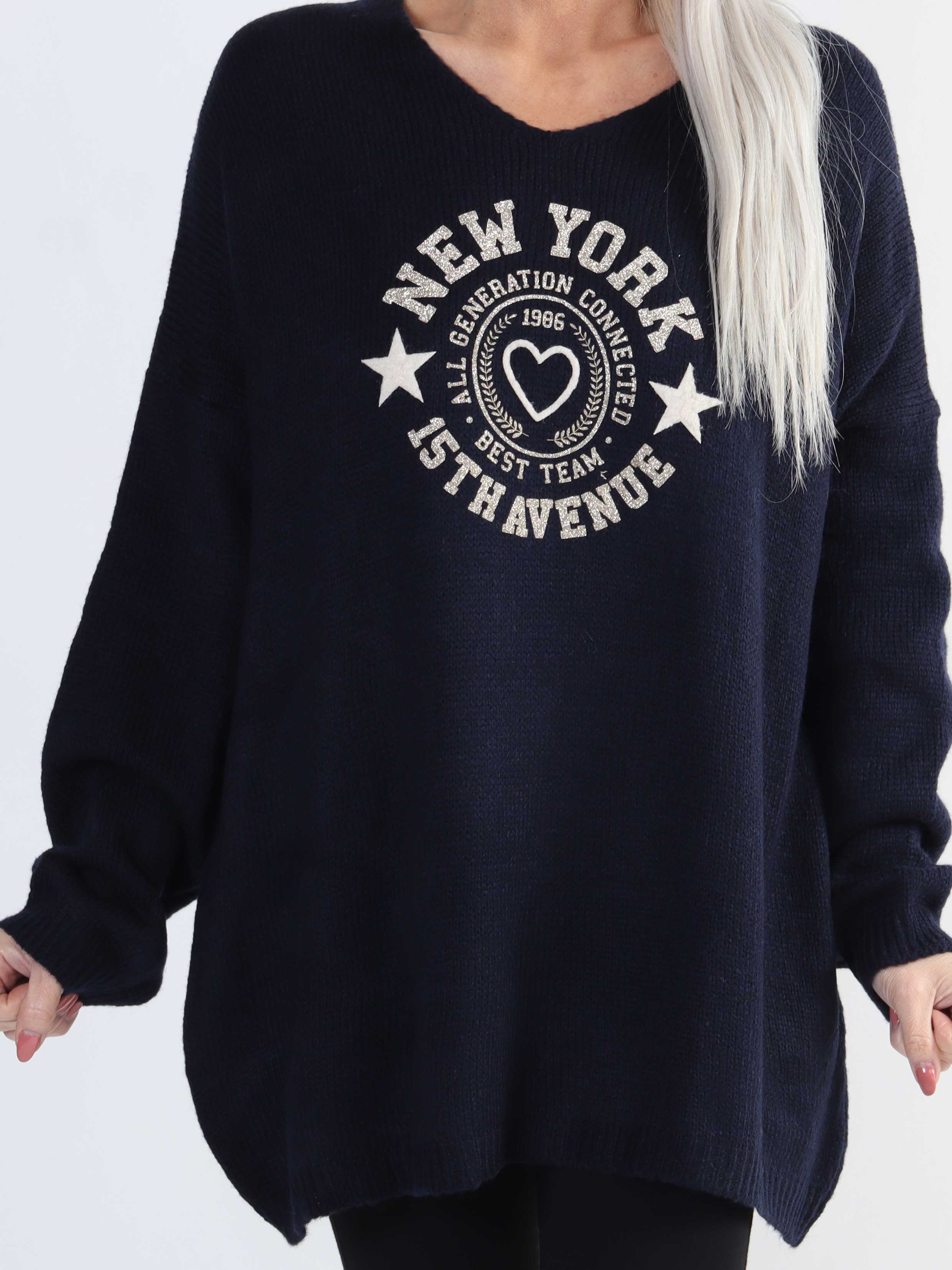 Achilla - Plus size strikbluse med guld print foran